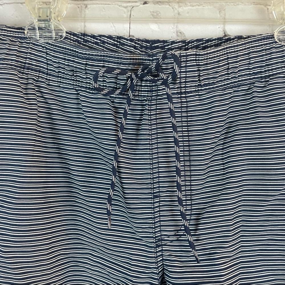 [Amazon Essentials] Striped Shorts - Picture 2 of 9